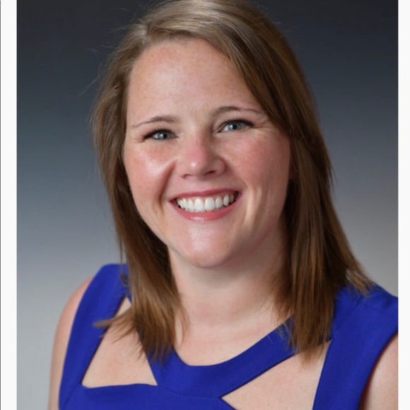 Meet your Posher, Joni - Picture 2 of 6